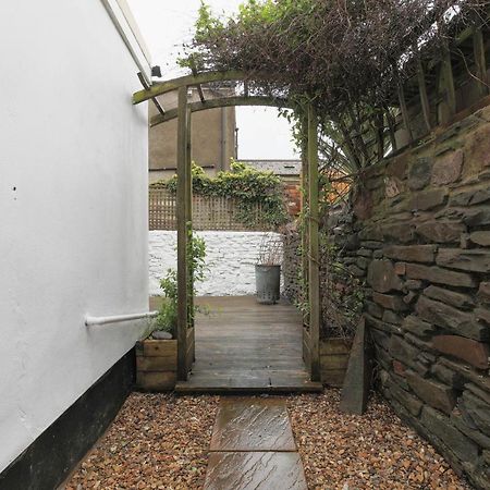 Spacious 4 Bedroom House- Walking Distance To City Centre & Great Backyard 卡迪夫 外观 照片