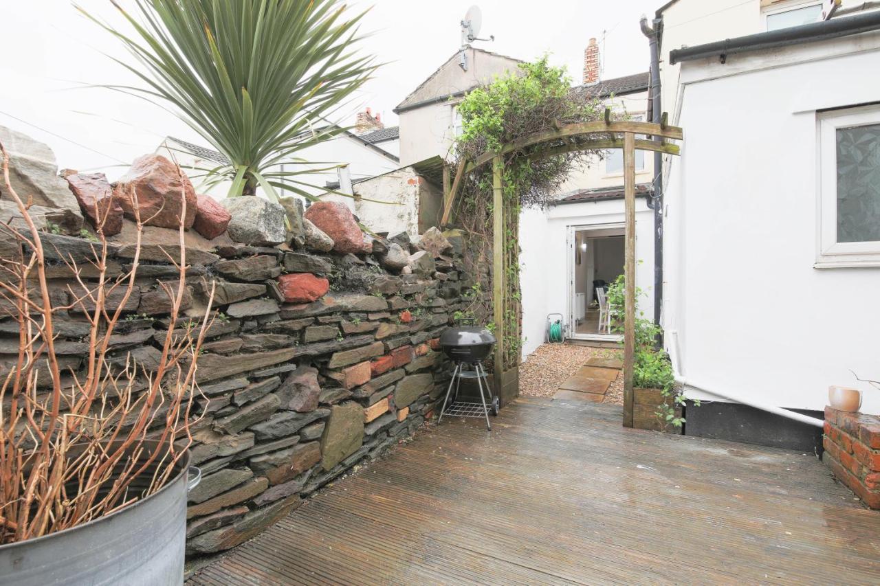 Spacious 4 Bedroom House- Walking Distance To City Centre & Great Backyard 卡迪夫 外观 照片