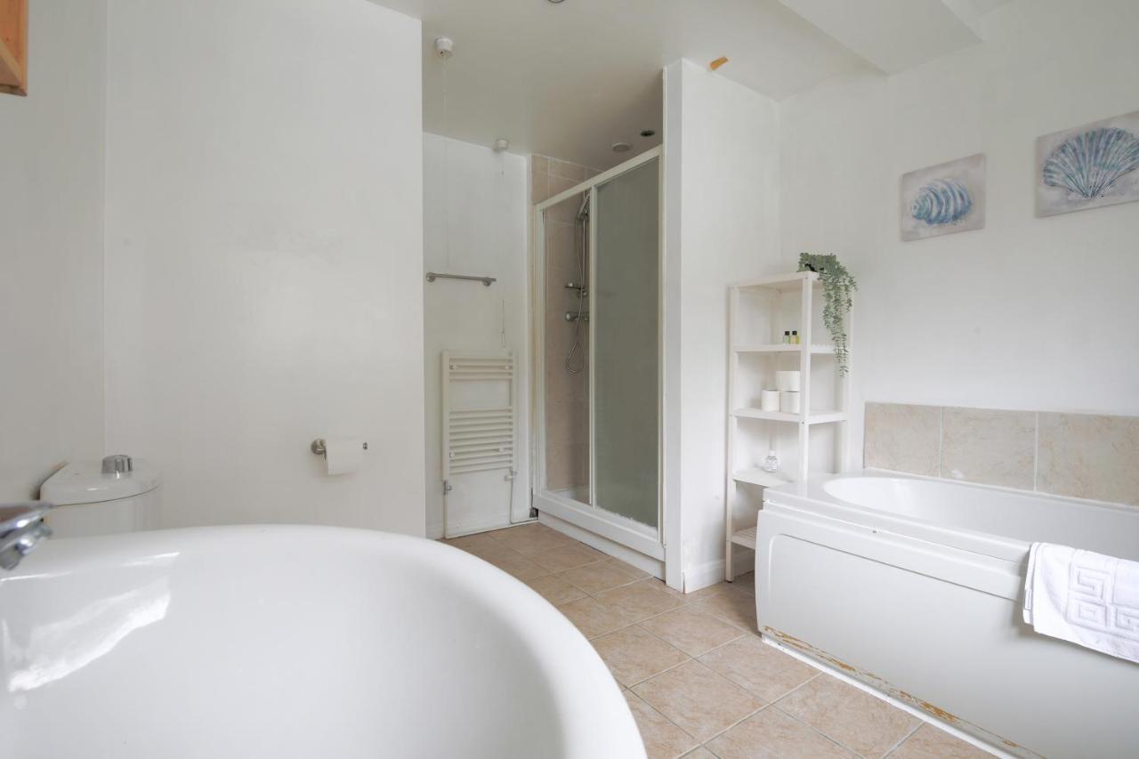 Spacious 4 Bedroom House- Walking Distance To City Centre & Great Backyard 卡迪夫 外观 照片