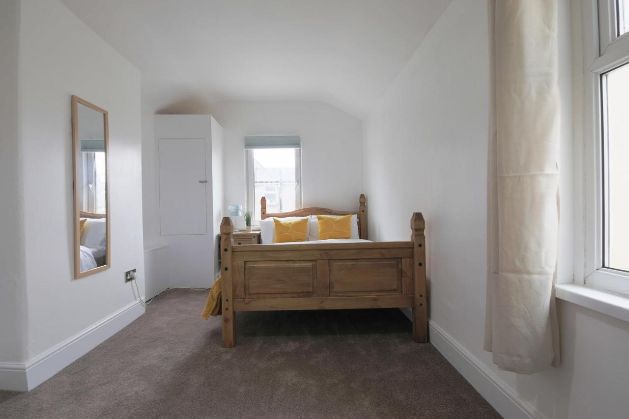 Spacious 4 Bedroom House- Walking Distance To City Centre & Great Backyard 卡迪夫 外观 照片