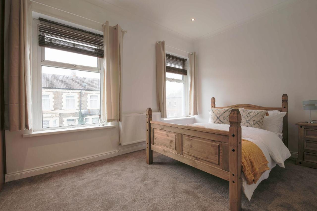 Spacious 4 Bedroom House- Walking Distance To City Centre & Great Backyard 卡迪夫 外观 照片