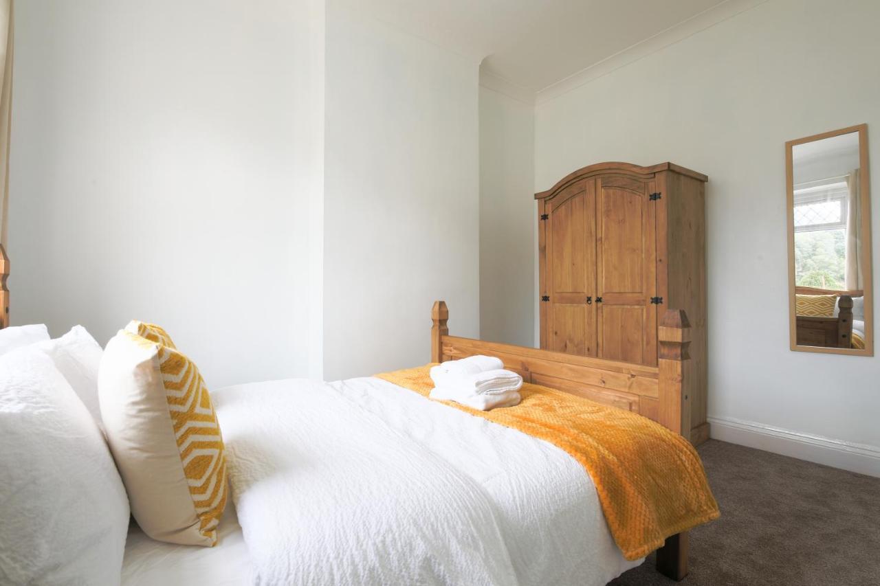 Spacious 4 Bedroom House- Walking Distance To City Centre & Great Backyard 卡迪夫 外观 照片