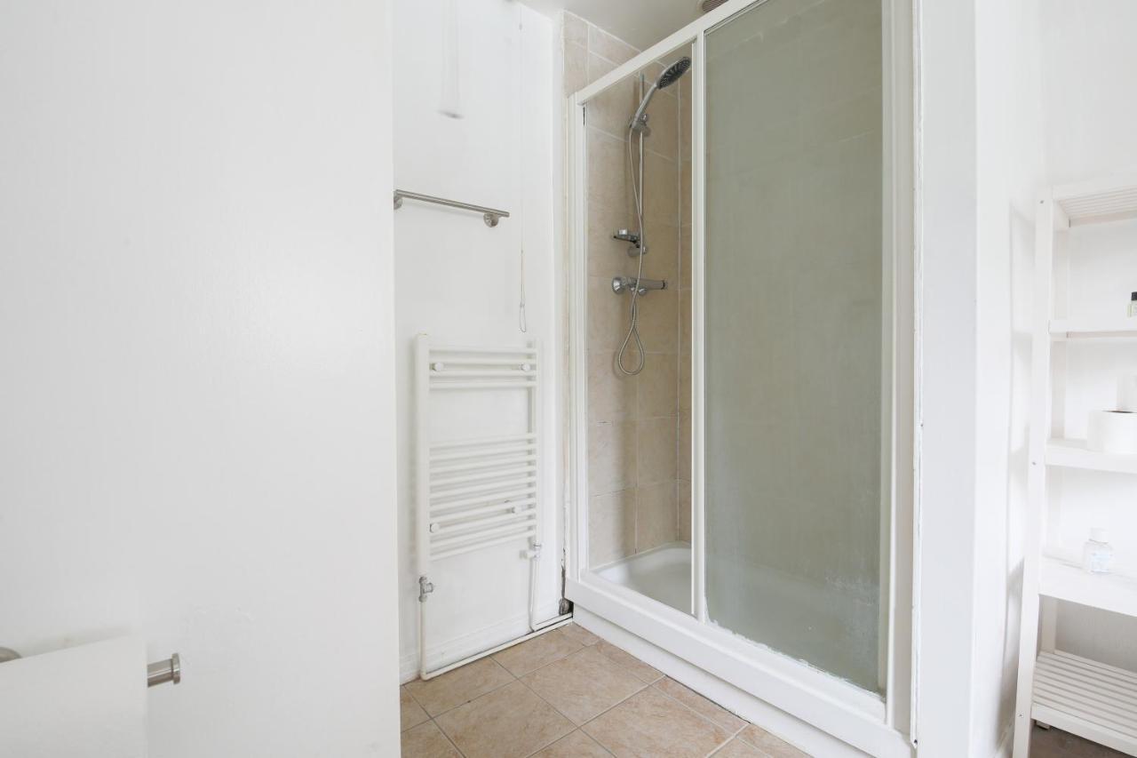 Spacious 4 Bedroom House- Walking Distance To City Centre & Great Backyard 卡迪夫 外观 照片