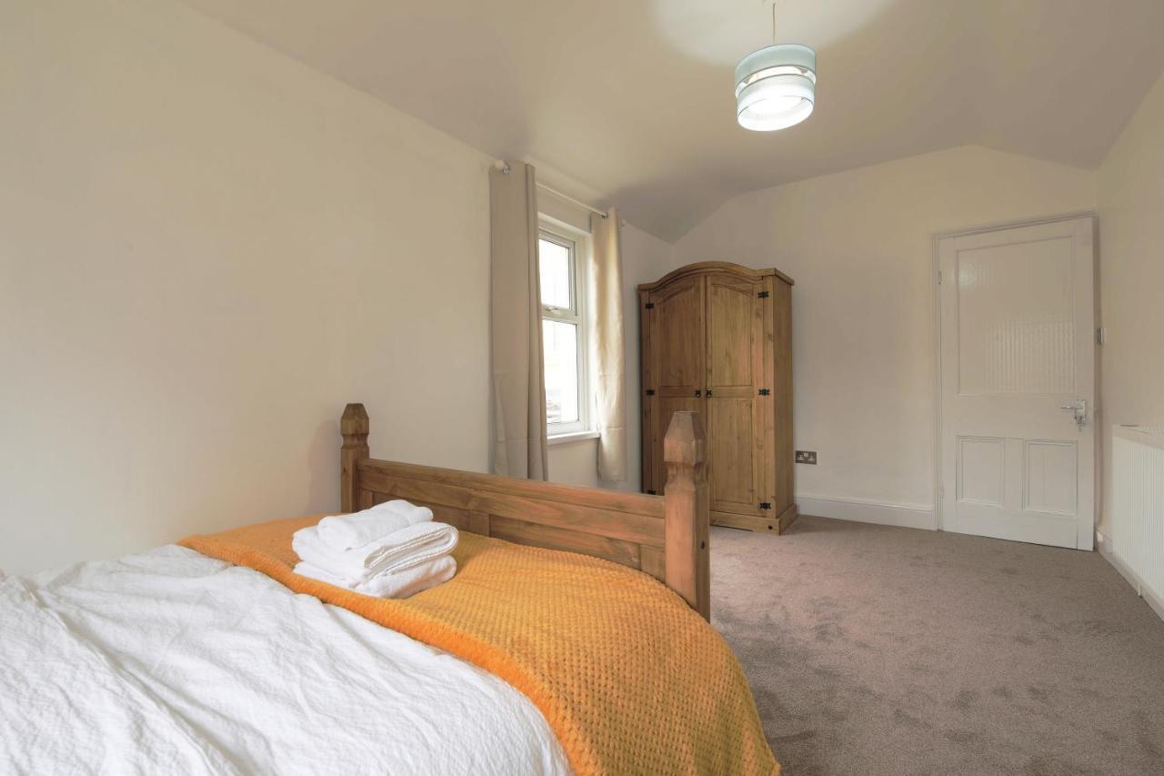 Spacious 4 Bedroom House- Walking Distance To City Centre & Great Backyard 卡迪夫 外观 照片